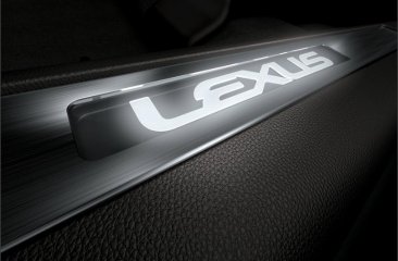 Apšviestos slenksčių plokštelės Lexus Logo