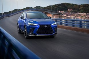 „LEXUS“ SU NAUJOJO „NX“ ATĖJIMU IŠ ESMĖS KEIČIA MODELIŲ PLĖTROS FILOSOFIJĄ