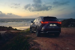 Į Lietuvą atvyko naujasis „Lexus NX“: siūlomos net dvi hibrido versijos