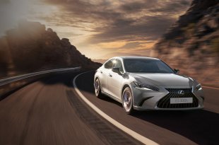 Naujasis „Lexus ES 300h“ Lietuvos kelius pasieks ateinantį mėnesį