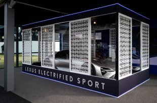 LEXUS ĮNEŠ ELEKTRIZUOTO JAUDULIO Į „GOODWOOD“ GREIČIO FESTIVALĮ