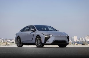 Naujos kartos Lexus ES