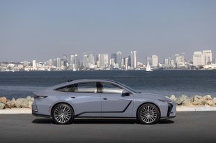 Naujos kartos Lexus ES