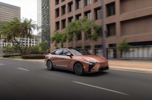 Naujos kartos Lexus ES