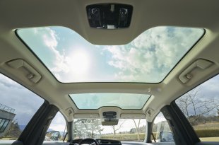 Lexus pristatė viso pasaulio rinkoms skirtą naujos kartos elektromobilį – RZ 450e