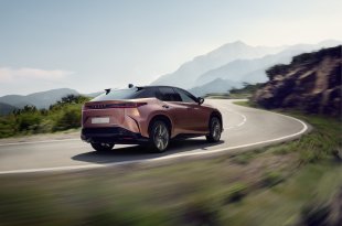 „Lexus RZ“ elektromobiliui skirtas aukščiausias „Euro NCAP“ saugumo įvertinimas