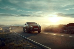 GIRDĖTI, TAI – TIKĖTI: VISIŠKAI NAUJAS „LEXUS NX” PRISTATATOMAS KARTU SU DONNA SUMMER DAINA, KAD KLAUSANTIS JAUSTUMĖTE DAUGIAU