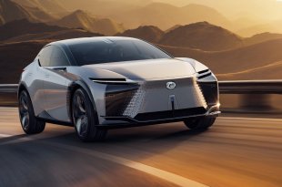 „Lexus“ ir Karališkasis menų koledžas kuria prabangų ateities judėjimą