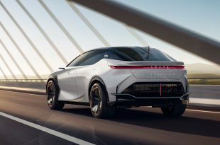 „Lexus“ ir Karališkasis menų koledžas kuria prabangų ateities judėjimą