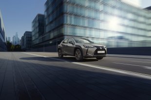 „Lexus“ pristato visureigį „UX Sport“