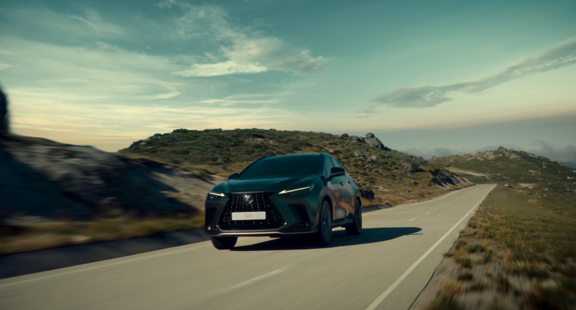 GIRDĖTI, TAI – TIKĖTI: VISIŠKAI NAUJAS „LEXUS NX” PRISTATATOMAS KARTU SU DONNA SUMMER DAINA, KAD KLAUSANTIS JAUSTUMĖTE DAUGIAU