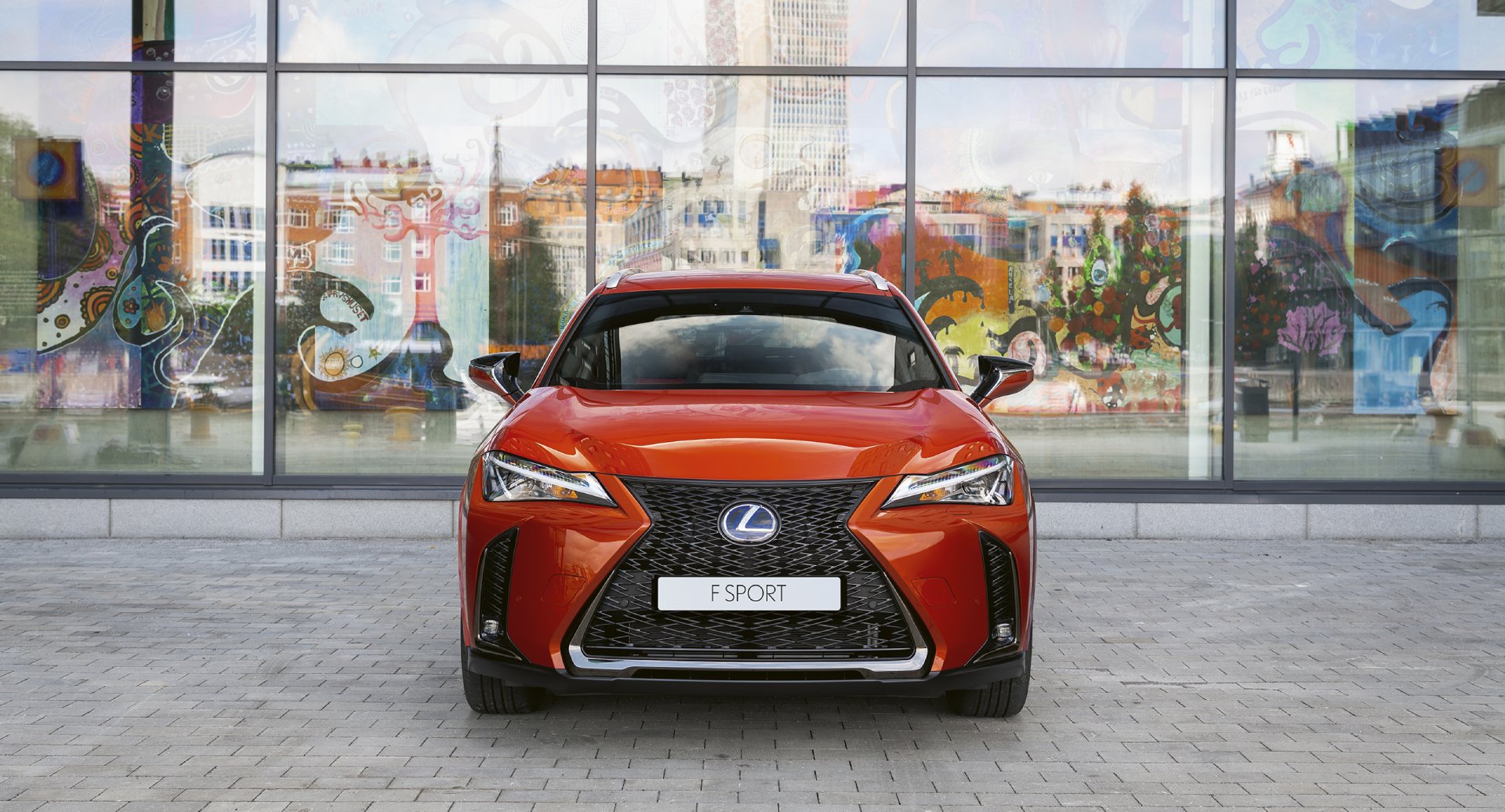 PASKELBTI NAUJI „LEXUS UX 250H“ STILIAUS PATOBULINIMAI