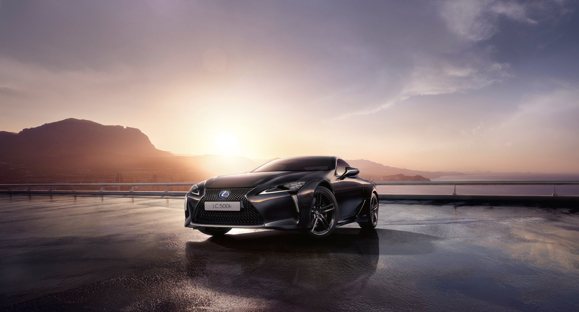 „Lexus LC“ kupė galinis aptakas įkvėptas unikalios aeronautinės partnerystės