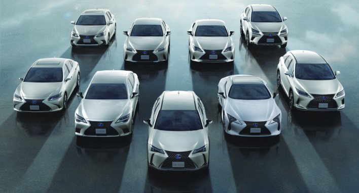 „Lexus“ pardavė jau 2 milijonus elektrifikuotų automobilių