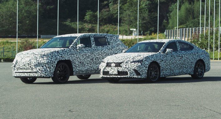 „Lexus“ pristatė naujos kartos elektros pavaros valdymo technologiją „Direct4“