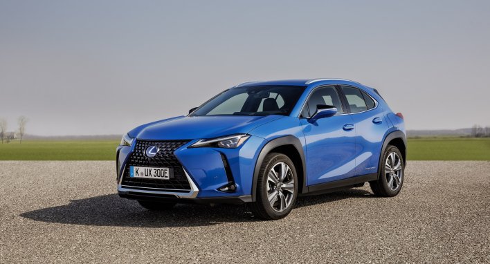 8 stulbinantys faktai apie pirmąjį elektra varomą „Lexus“