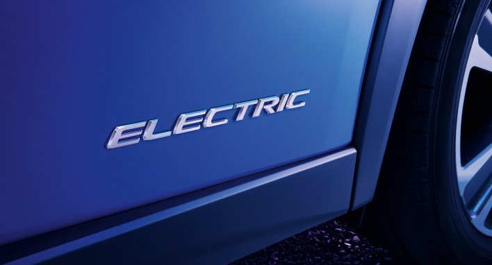 Elektrinis „UX300e” skelbia tyliąją „Lexus“ revoliuciją